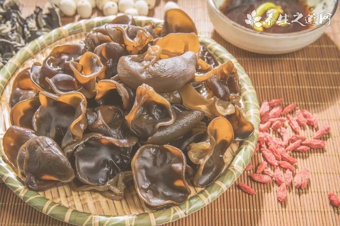 马皮和牛皮靴子哪个亮度好 马皮和牛皮的区别