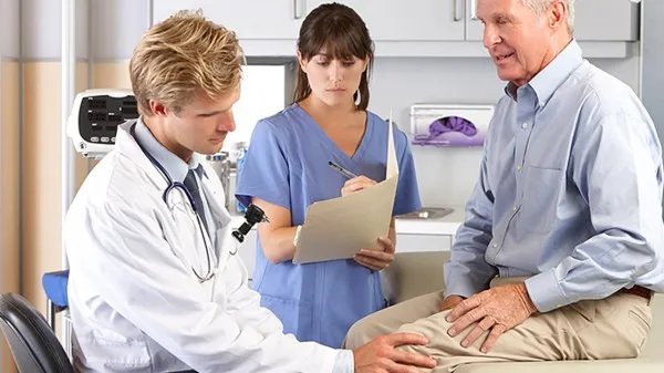 老年人小腿水肿是怎么回事？如何预防老年人小腿浮肿