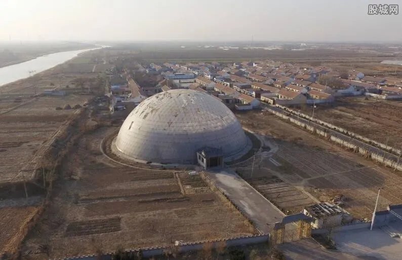 饭店倒闭当菜窖 昔日豪华饭店如今面目全非