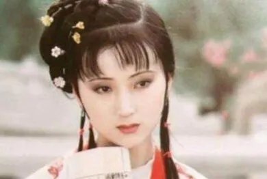 贾宝玉的性格特点是什么?为何他显得格格不入呢?