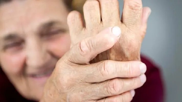 骨髓炎的症状在不同情况下有不同表现