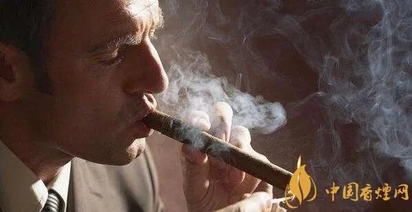 抽烟怎么抽才是对的 怎么抽烟才算会抽