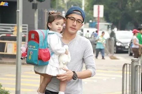 杨幂女儿小糯米真名叫什么正面照片 小糯米是不是小鬼转世