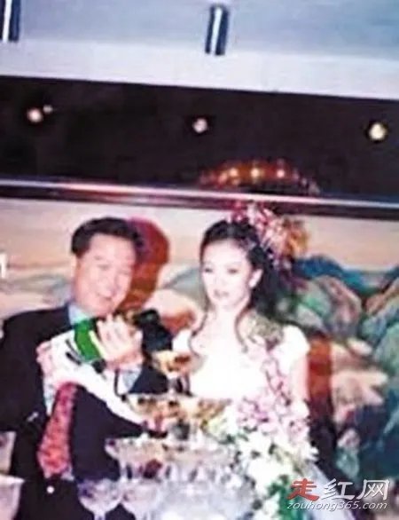 王艳老公个人资料简介 二十多岁就嫁入豪门