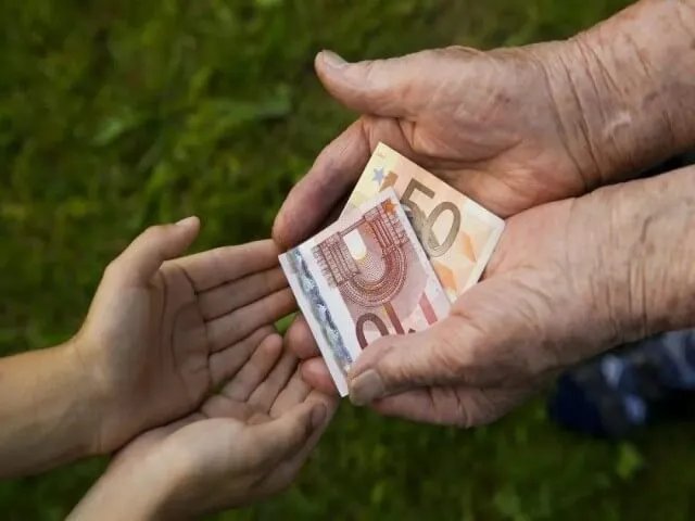 广西医科大一附院试管婴儿费用收取标准是怎样的？