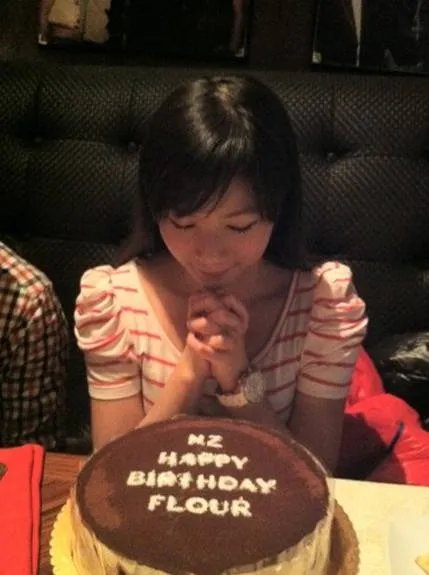 何姿自曝大尺度私照 曝大尺度照片是怎么回事