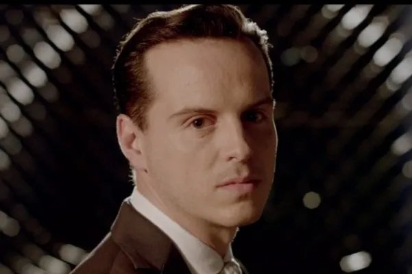 四个打败夏洛克的人是:艾琳·艾德勒(四人中唯一的女性)