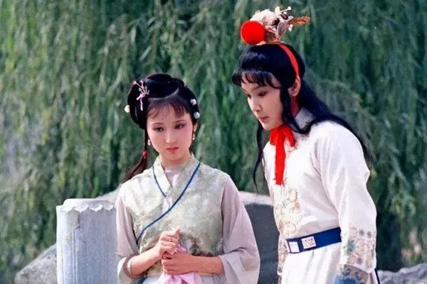 神瑛侍者经历了什么劫难?对林黛玉从一日一问候,到冷漠如冰霜呢?