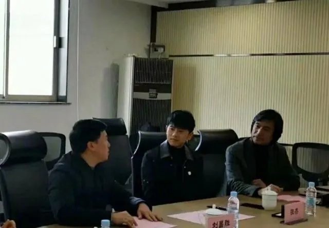 张杰入职上海大学电影学院,你怎么看?