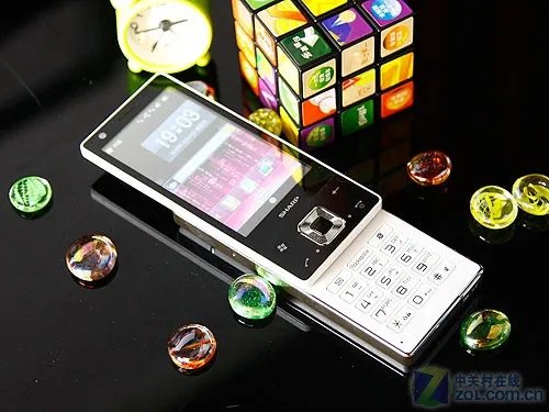 首尝智能W/G双网双待 夏普SH81iUC评测