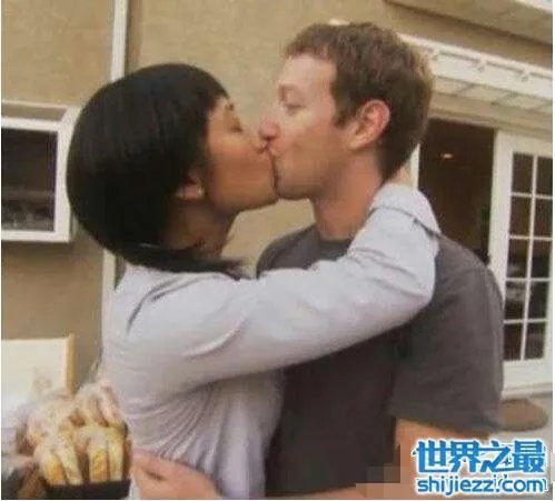 法国总统马克隆妻子年轻照片曝光,年轻时竟是大美女