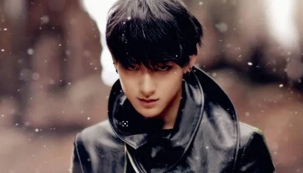 黄子韬狂删微博怎么回事？