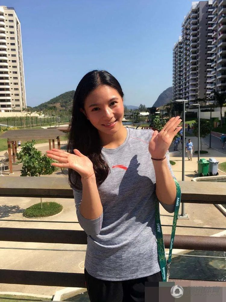 何姿自曝大尺度私照 曝大尺度照片是怎么回事