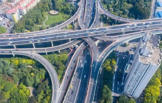 1995上海龙柱事件到底是怎么回事 高僧圆寂打桩出血图片