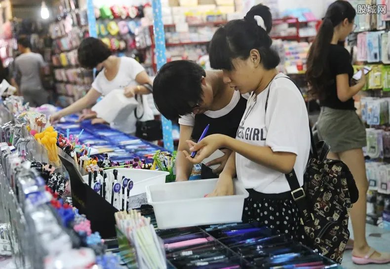 学生开学新三大件 大学开学必买的三大件揭晓！