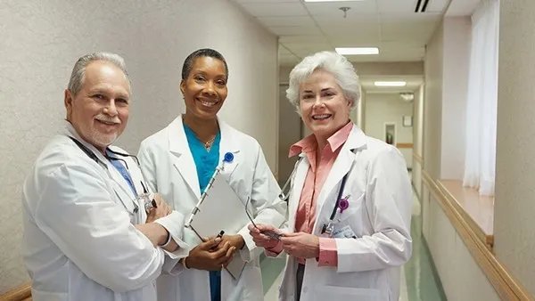 家用制氧机一般多少钱一台  鱼跃制氧机的价格是什么