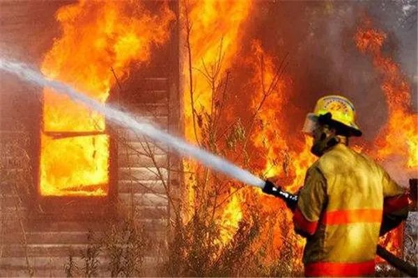 幼师和消防员的爱情