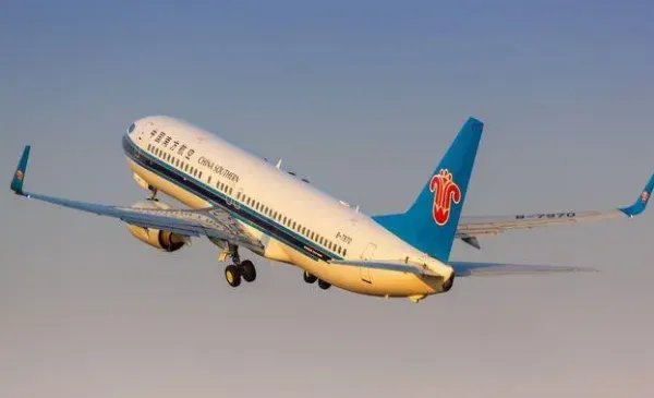 南航人工客服电话24小时