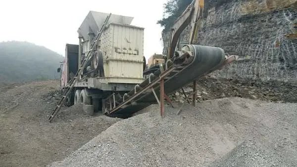 移动式破碎机大概多少钱,移动石子破碎机售价可带