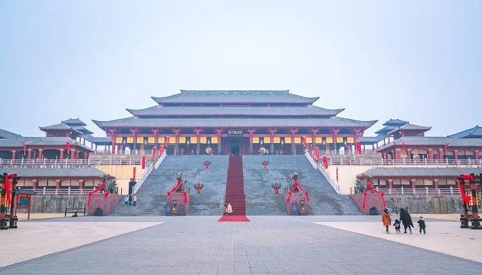 芈月是秦始皇的什么人