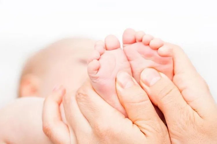 婴儿按摩推拿手法图解