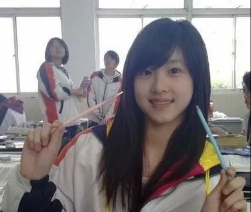 奶茶妹妹清华臭名昭著 章泽天在清华遭孤立怎么名声那么差图片