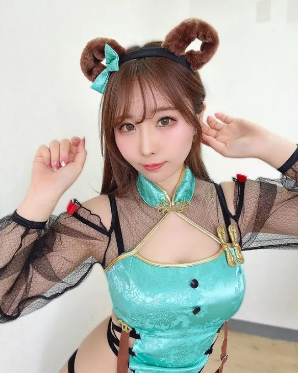 超“胸”大姐姐来袭！岛国熟女系美女しらほしなつみ