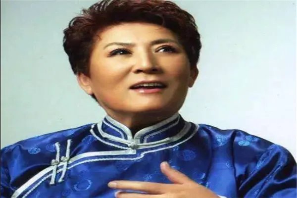 草原十大歌手：乌兰托娅上榜，她是凤凰传奇主唱