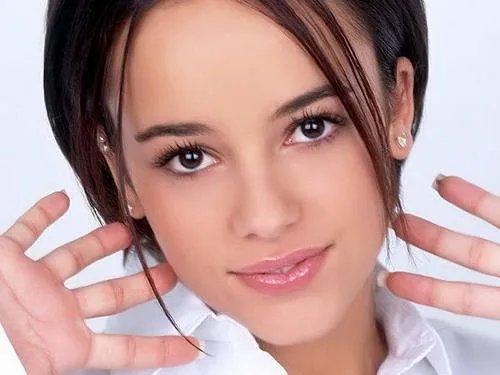 艾莉婕大尺度照片曝光 表示最想当007系列的邦女郎