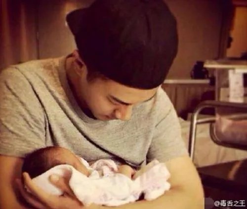 杨幂女儿小糯米真名叫什么正面照片 小糯米是不是小鬼转世