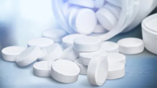 甲硝唑片的作用与用途是什么？牙疼甲硝唑一次吃多少片？