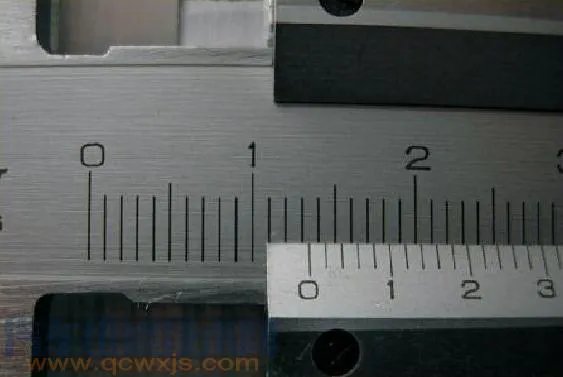 游标卡尺的使用读数方法（图解）