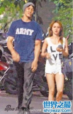 蔡依林和锦荣恶心合照曝光，分手之后被粉丝骂恶心 