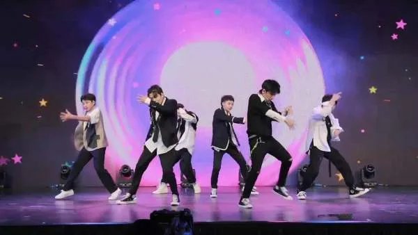 Project C全新自作曲治愈上线,这个男团的成团形式是怎样的?