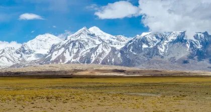 喜马拉雅山是哪两个板块形成的