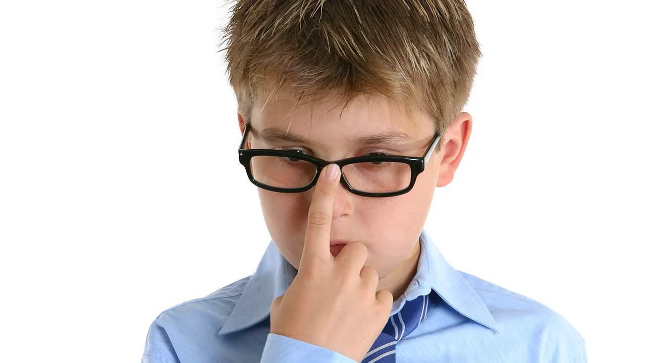 眼睑痒肿是怎么回事？