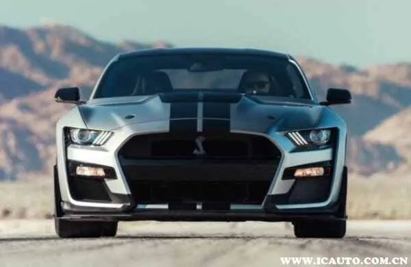 福特野马眼镜蛇