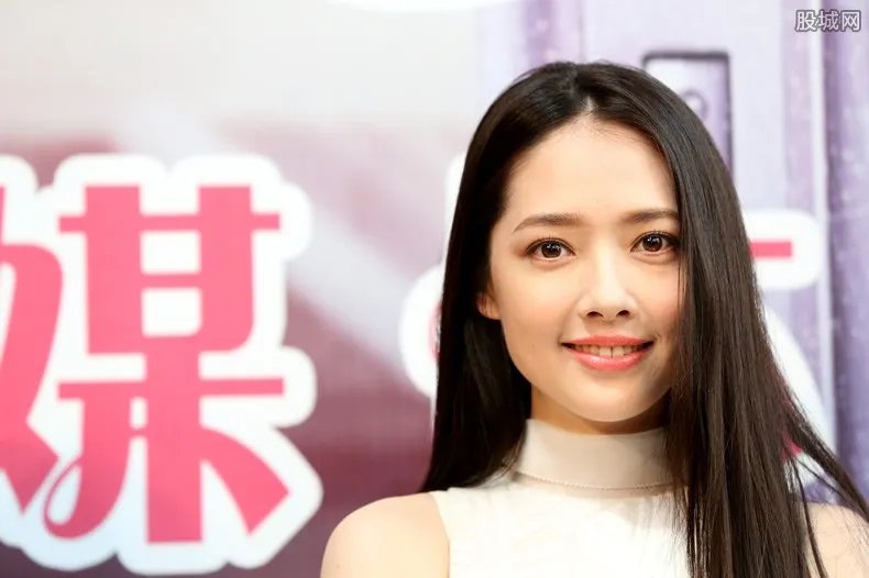 郭碧婷大向佐几岁？向家为什么看中她