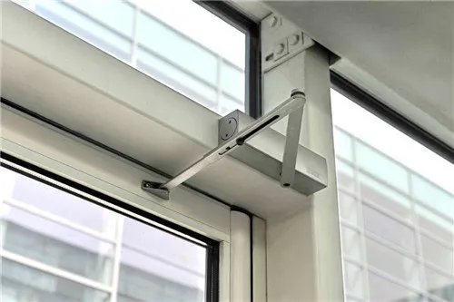 顺位器和闭门器的区别有哪些