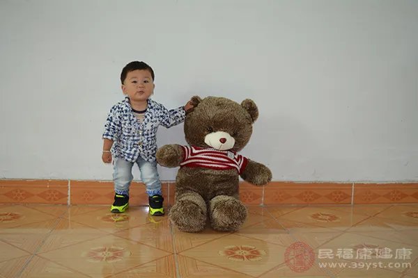 腺样体肥大是怎么引起的