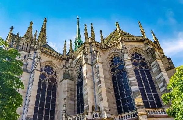 东德和西德的区别是什么？