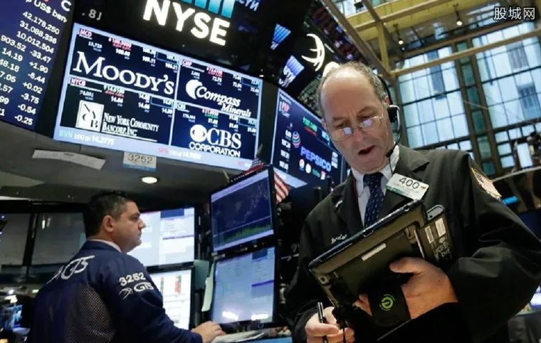 白宫怎么回应道指暴跌问题的？