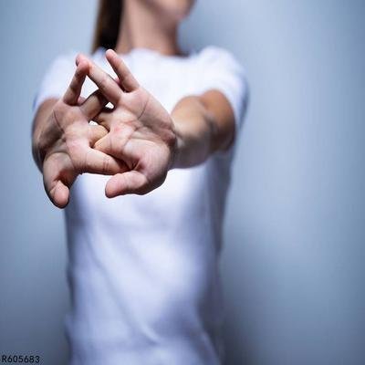 手心出汗是什么原因造成的