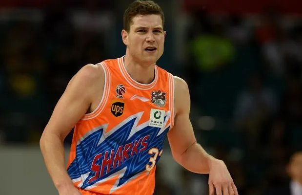 三外援合砍81分广州大胜上海比赛情况是怎样的?