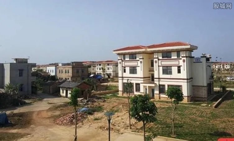 刘强东评论捐别墅 称稍有不慎就引火自焚