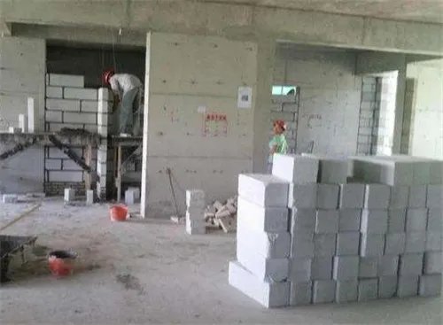 加气混凝土砌块的特点是什么