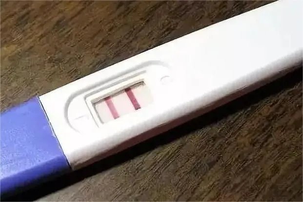 验孕棒怀孕初期图片
