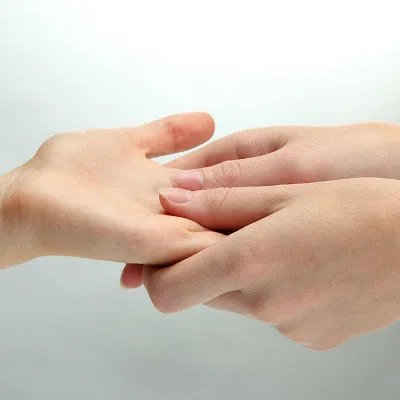 手指关节痛怎么回事?