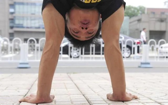 “世界体操冠军摇篮中的孩子:学了四年,我不想练了”,我们一定要把孩子培养成体操冠军吗?