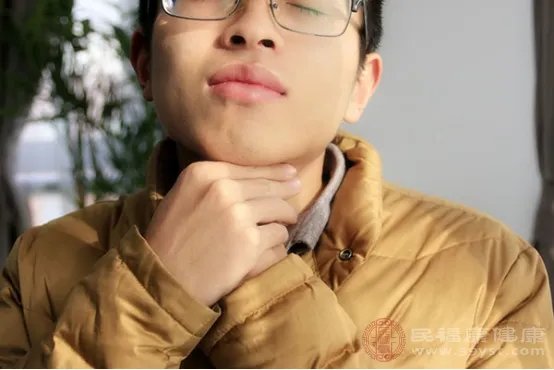 喉咙有痰黏黏的吐不尽是怎么回事